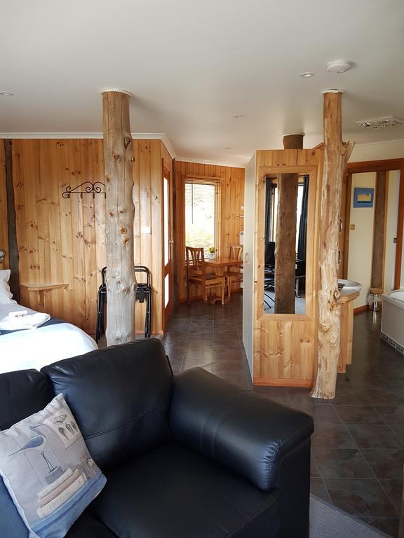 Bed In The Treetops B&B เซนต์เฮเลนส์ ภายนอก รูปภาพ
